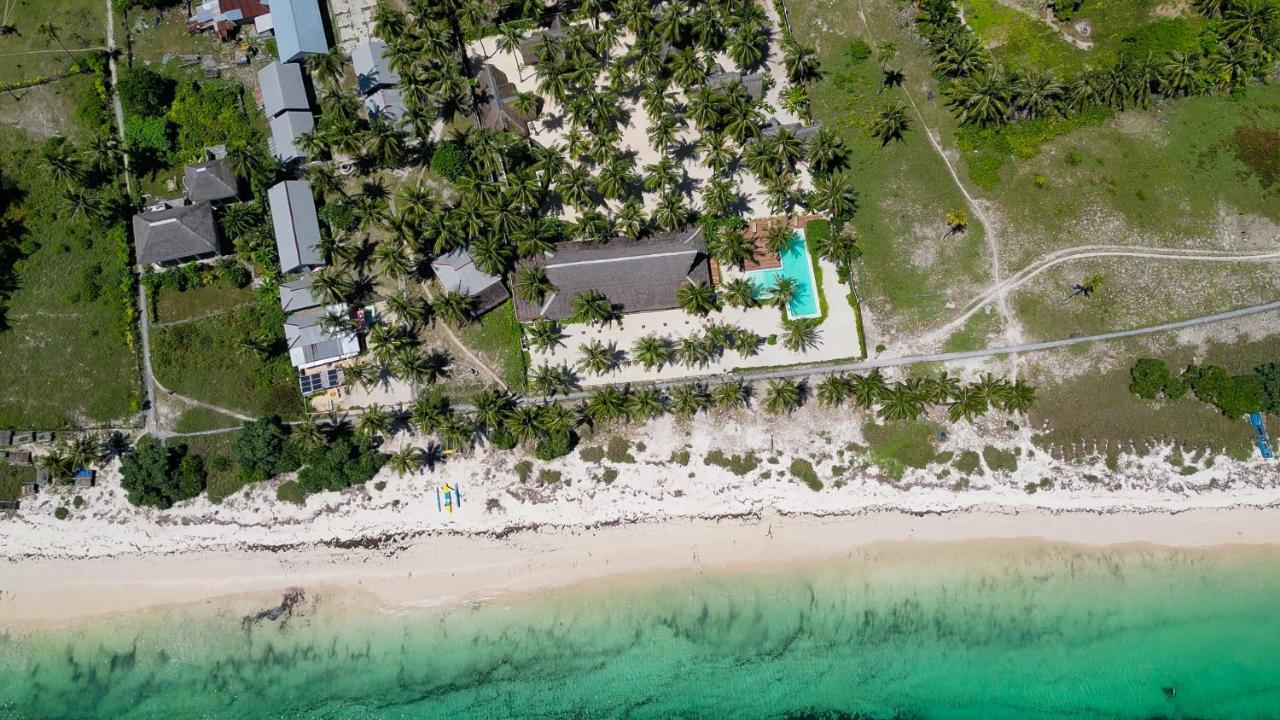 81 Palms Resort Nembrala Bagian luar foto
