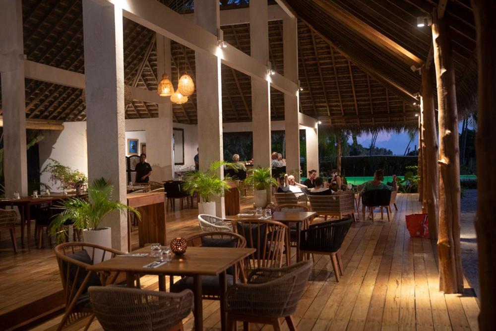 81 Palms Resort Nembrala Bagian luar foto