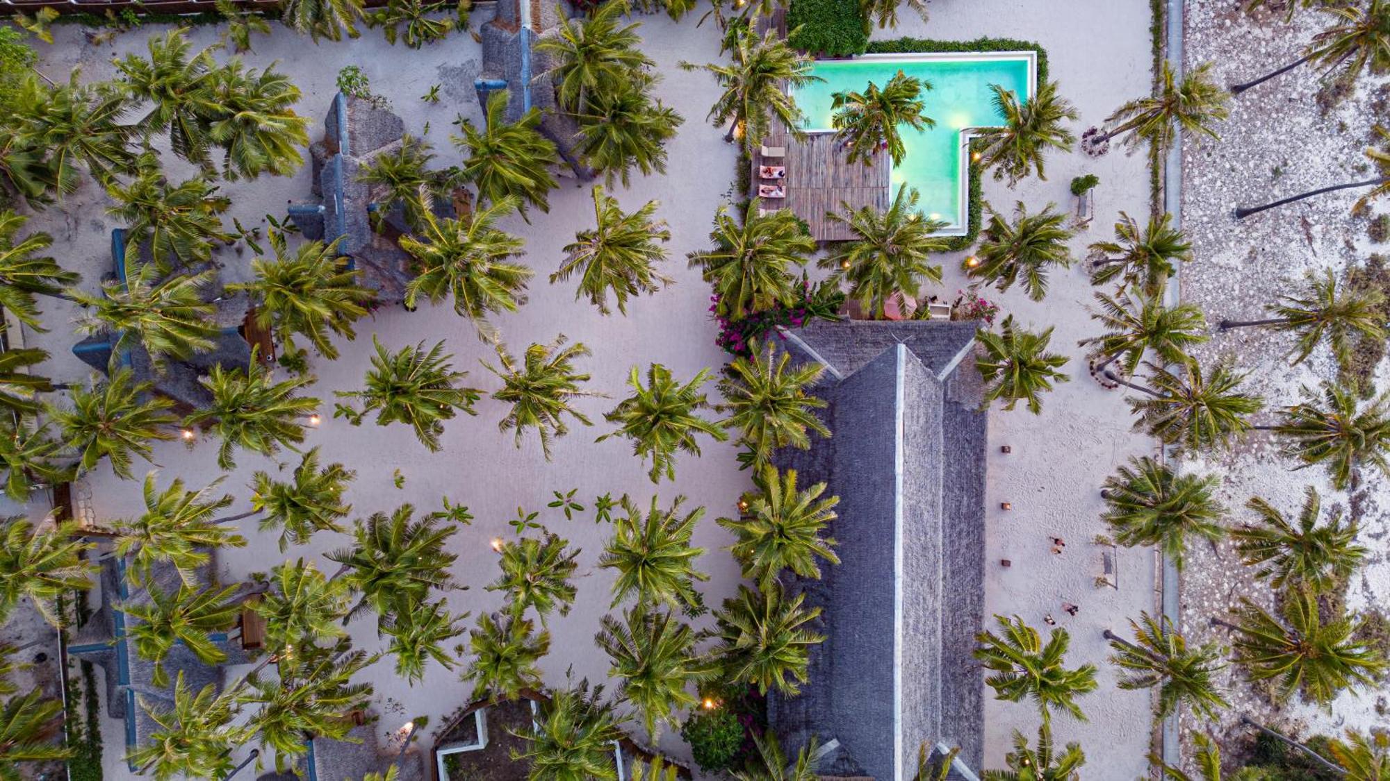 81 Palms Resort Nembrala Bagian luar foto