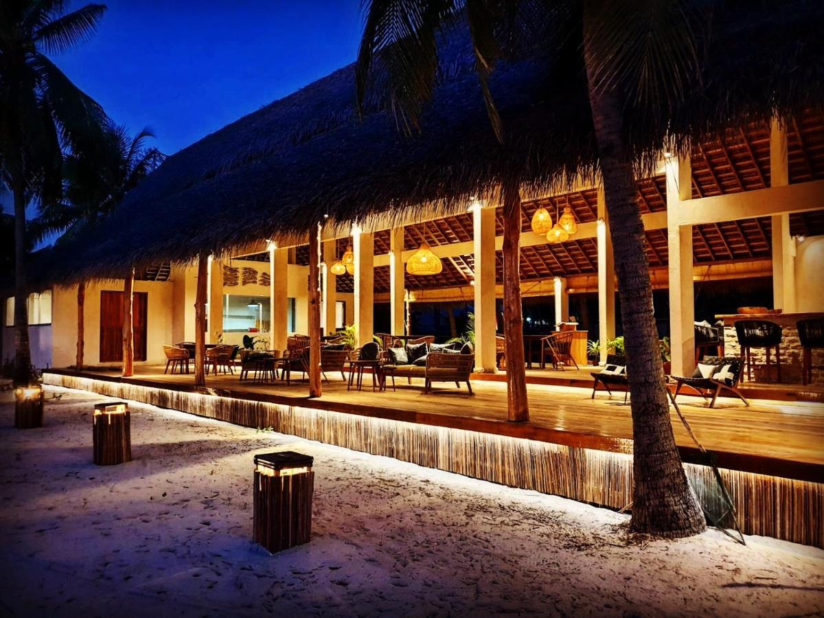 81 Palms Resort Nembrala Bagian luar foto